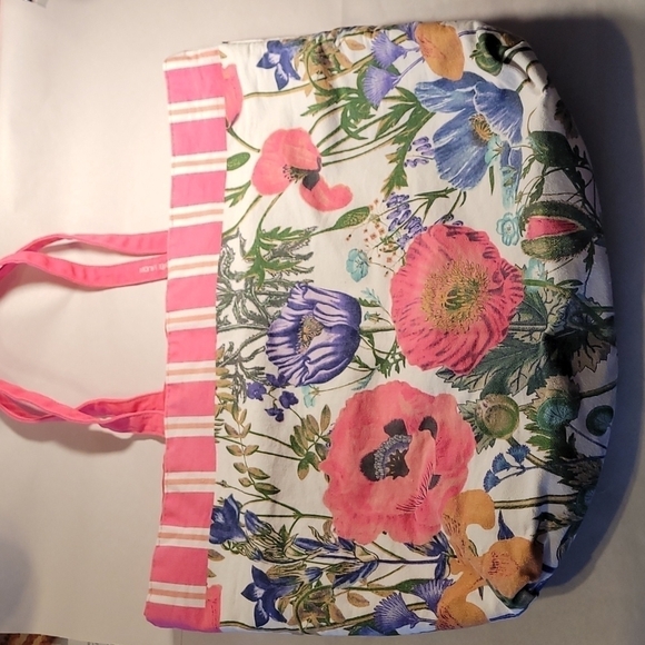 Estee Lauder Handbags - Estee Lauder Women's Tote